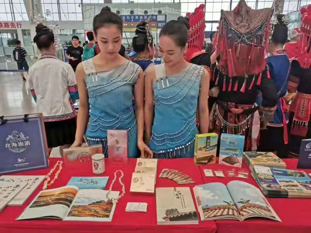 搭乘首發(fā)高鐵，海真珠珍珠粉抵達(dá)東方明珠